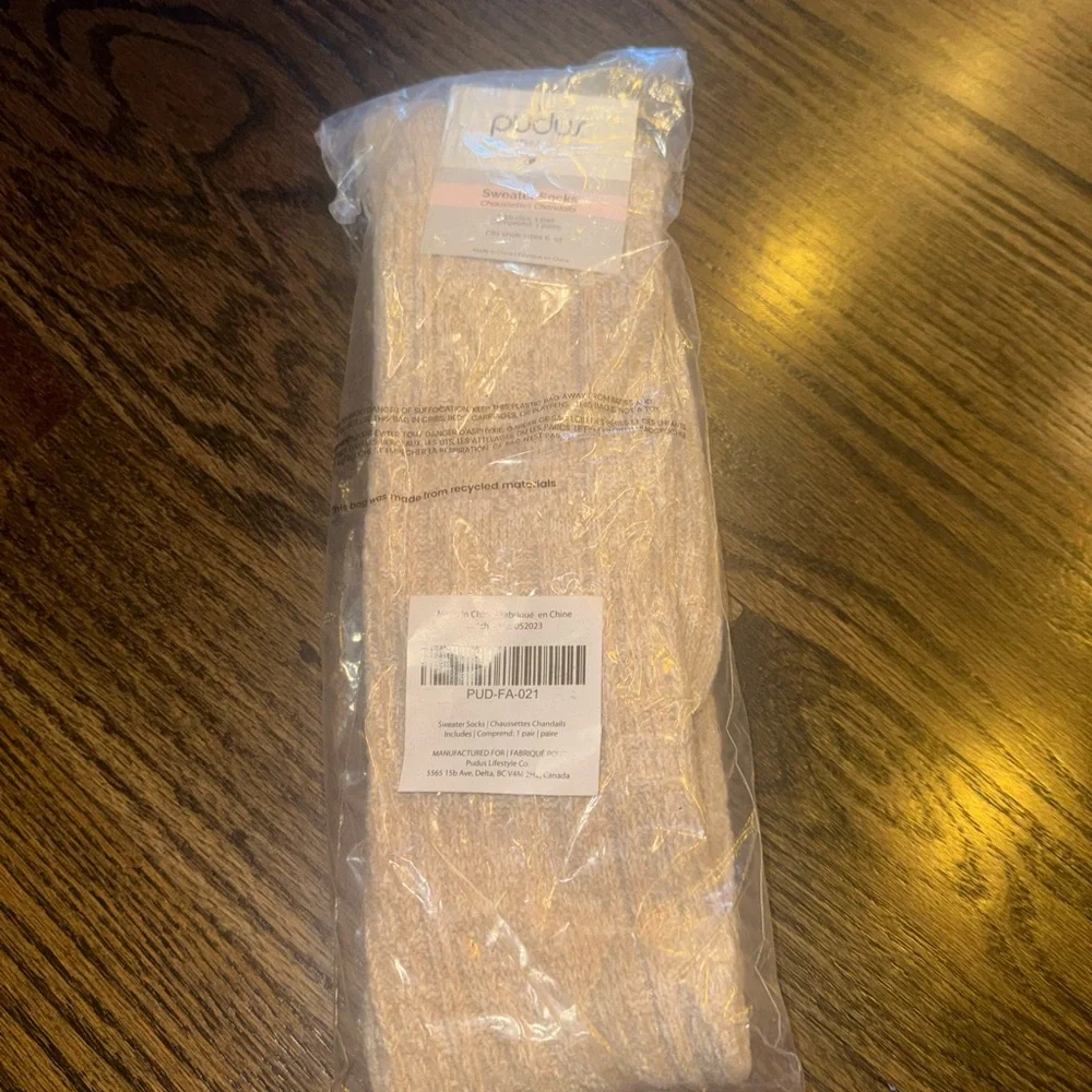 Pudus Cable Knit Sweater Socks
